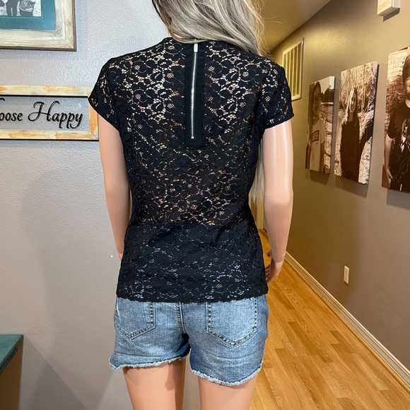 Black lace cap sleeve top - Picture 7 of 8